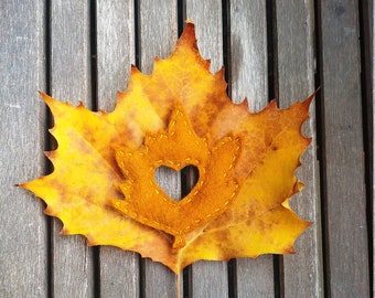 Leaf ornament felt, leaf with heart, Fall ornament, Autumn decor, Fall decoration, handmade, Housewarming home decoration
