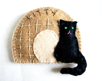 Cat house Ornament felt, Personalized - Kitty Pussycat basket  - Birthday gift - Handmade  - Housewarming home decoration