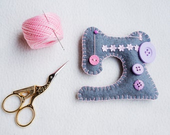 Sewing machine felt ornament for sewing lover, gift idea for dressmaker,  Birthday gift, Christmas ornament, Housewarming decor
