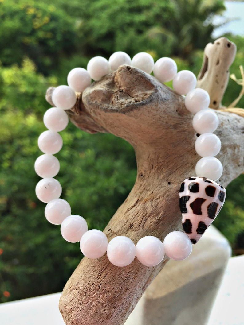White Jade & Shell Beaded Stretch Bracelet. Hawaii Cone Shell - Etsy