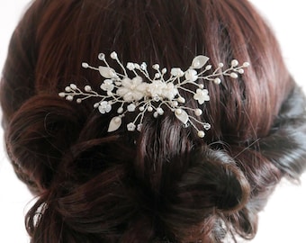 Calla Lily and real Pearl Bridal hair comb with Calla lily flowers, with mother of pearl flowers,