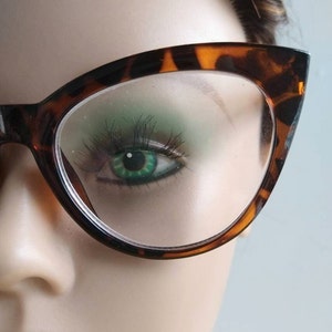 Cat Eye Readers +1.50 ,  Tortoise Oversized Reading Glasses , Retro Style Readers , Cat Eye Readers by Betsey Johnson Readers