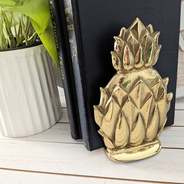 Vintage Brass Pineapple Bookends , Bookends Newport by Virginia Metalcrafters , Brass Book Decor , Library Book Display ,  Brass Bookholders