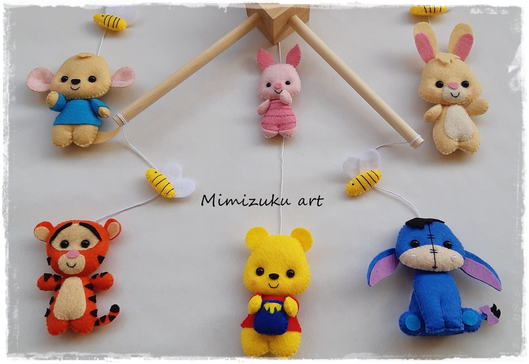 Winnie the Pooh Felt Mobile, Newborn Gift for Babyshower, Felt Mobile