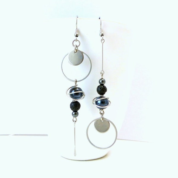 Boucles d'oreilles noir gris dépareillées asymétriques céramique lave hématite et acier inoxydable (BO31)