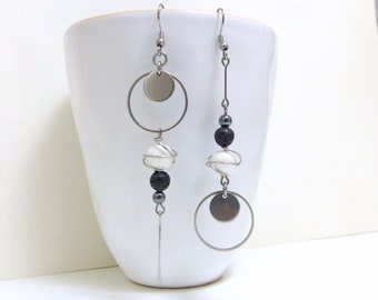 Boucles d'oreilles noir blanc  dépareillées asymétriques céramique lave hématite et acier inoxydable (GC13)