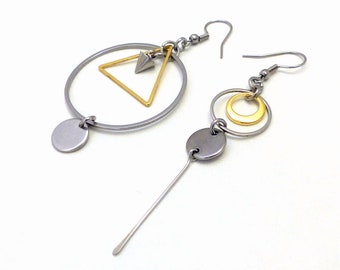 Mismatched gold/silver colored stainless steel earrings (BO25)