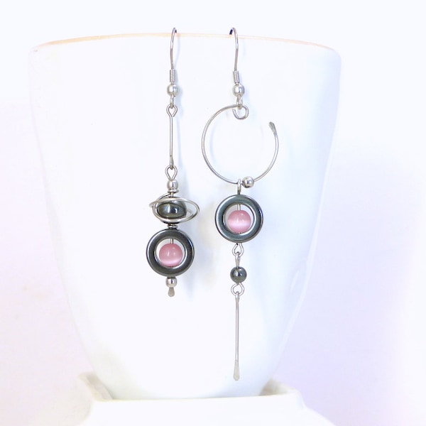 Boucles d'oreilles originales modernes dépareillées, hématite œil de chat rose et acier inoxydable (BO20)