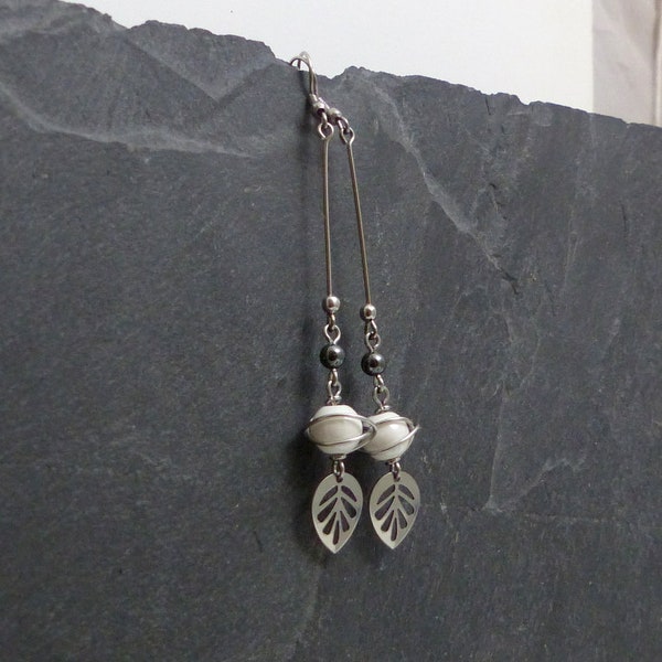 Boucles d'oreilles longues modernes, feuille, céramique hématite et acier inoxydable (BO16)