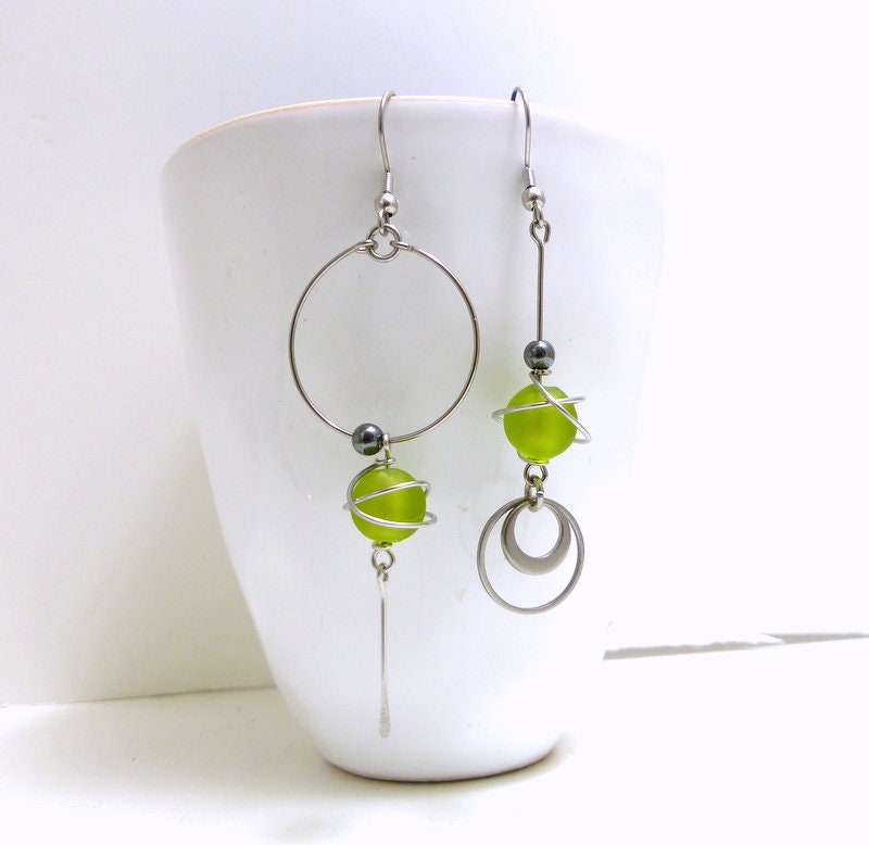 Boucles D'oreilles Clous Verre Dépoli Vert - Très Bon état, Occasion