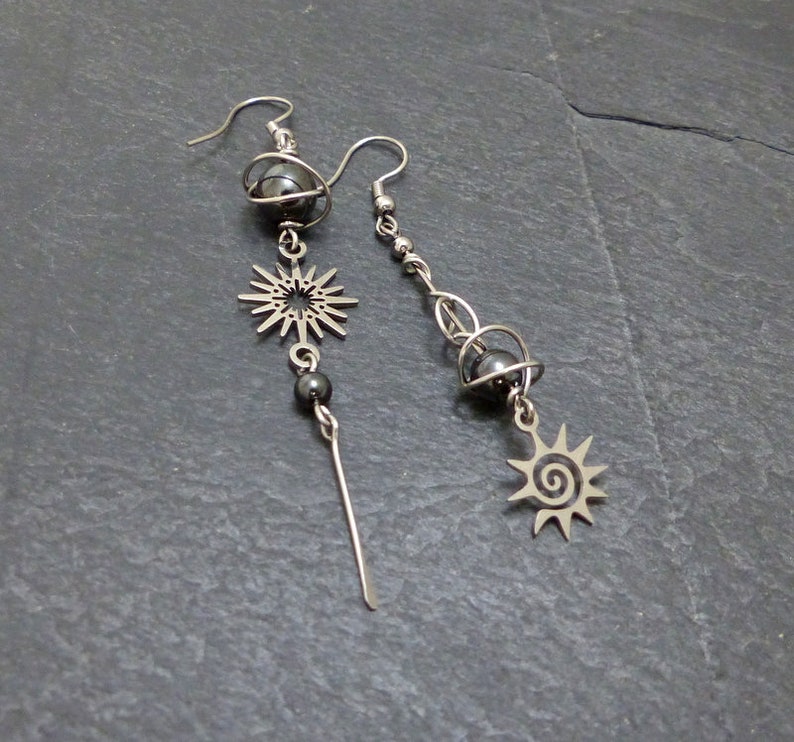 Boucles d'oreilles dépareillées asymétriques soleil, spirale, hématite et acier inoxydable BO9 image 5