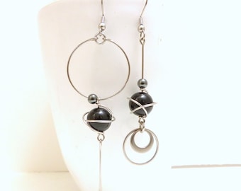 Boucles d'oreilles noires dépareillées asymétriques obsidienne et acier inoxydable (GC8)