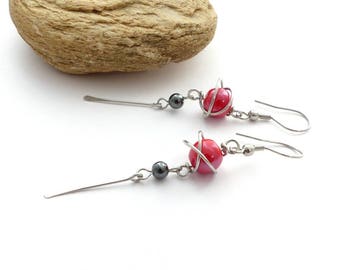 Boucles d'oreilles fuchsia, céramique hématite et acier inoxydable (BO22)