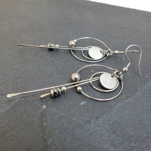 Boucles d'oreilles longues modernes hématite et acier inoxydable BO1 image 3