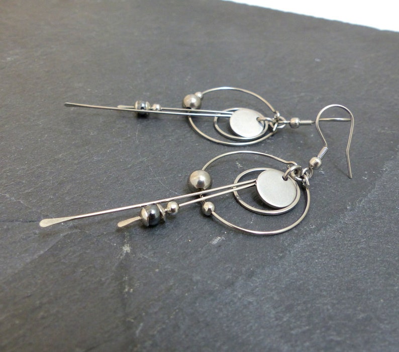 Boucles d'oreilles longues modernes hématite et acier inoxydable BO1 image 3