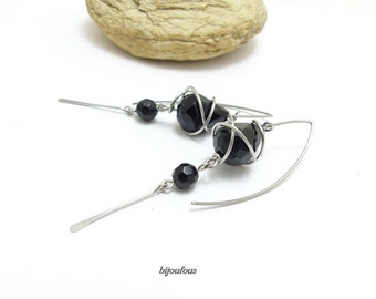 Boucles d'oreilles modernes noires verre facetté et acier inoxydable (GC 11)