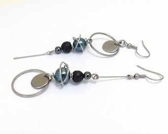 Boucles d'oreilles noir bleu nuit dépareillées asymétriques céramique lave hématite et acier inoxydable (GC13)