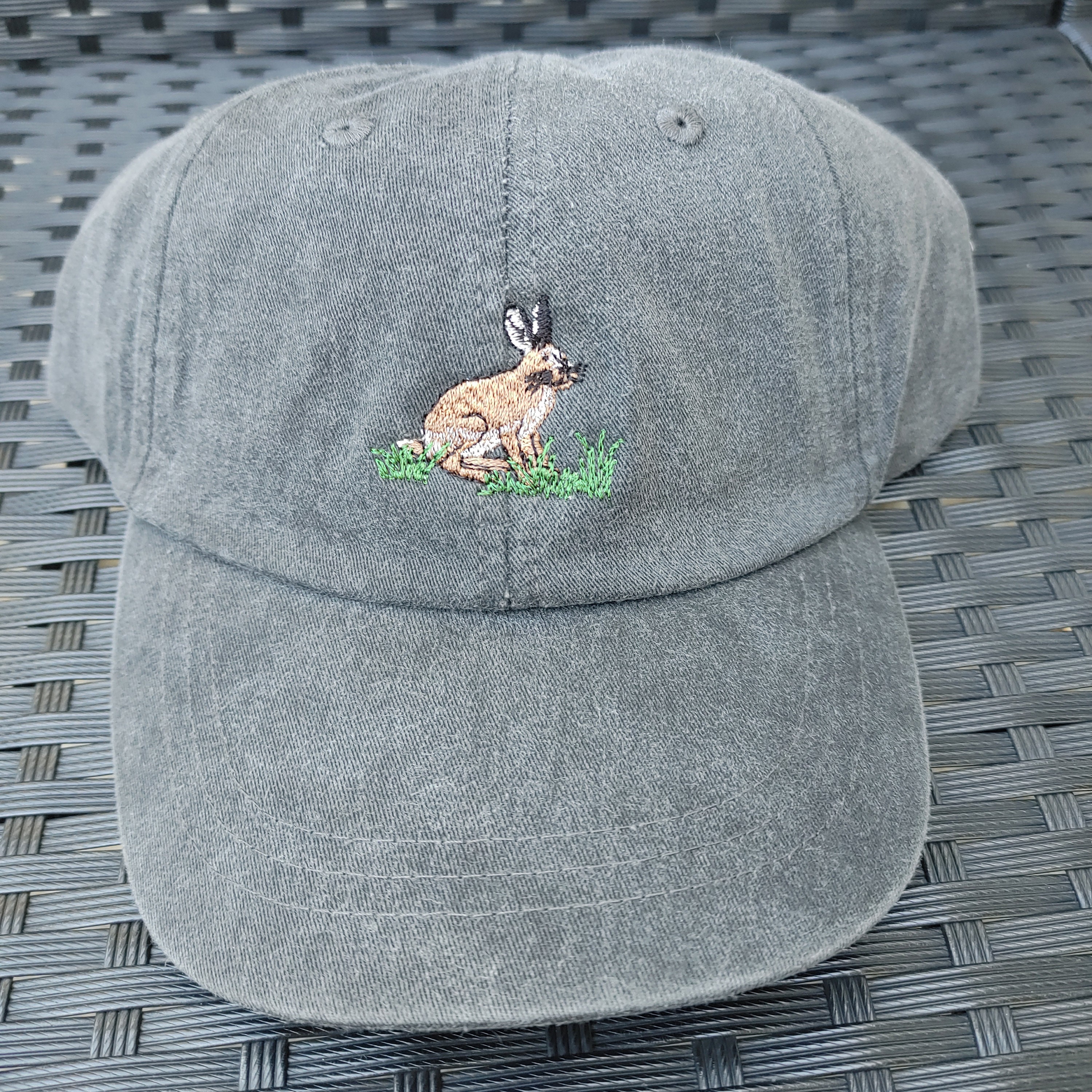 【THE MUSEUM VISITOR】 RABBIT EMBROIDERY CAP (CAMO) RABBIT EMBROIDERY CAP (CAMO) : THE MUSEUM VISITOR