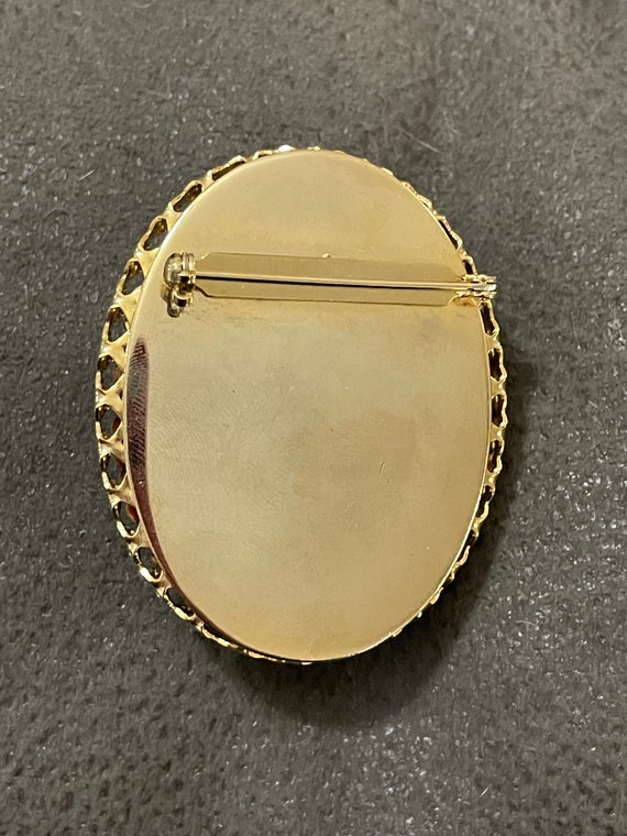 Gzrlyf Victorian Cameo Brooch Pin - Vintage Rhinestone Jewelry For Blazers, Scarves, Hats, Gift Boxed