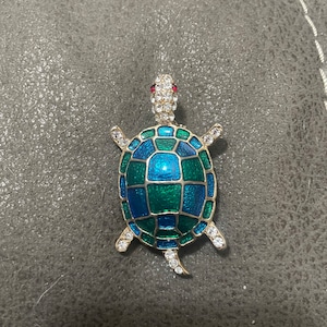 1980&#39;s Glitzy Turtle Pin/Brooch