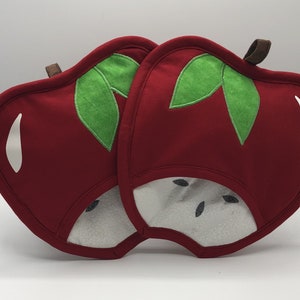 Apple Pot Holders/ Oven Mitts, 1 pair in Red or Green