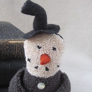 Valentine Snowman Punch Needle Kit – Winter Heart Pattern