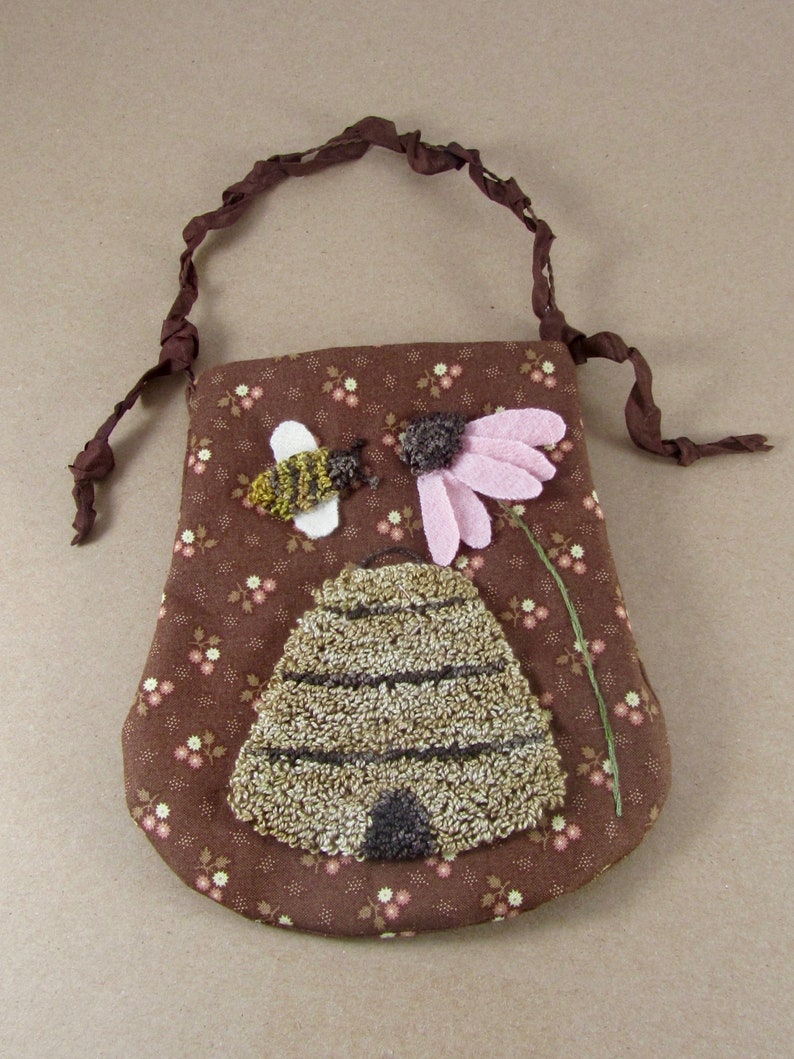 Punch Needle Punchneedle Sommer Ditty Bag Bienenstock, Blume Punchnadel PDF E-Muster E-Muster Instant Download Bild 1