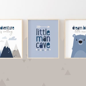 L'avventura chiama, set di 3 stampe per la cameretta dei bambini, la caverna del piccolo uomo, cameretta blu, decorazioni da parete per bambini, cameretta beige, regalo per neonato, regalo per neonato.