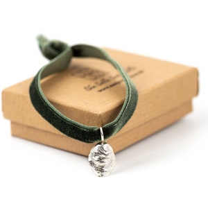Green Velvet Bracelet With Silver Oyster Charm