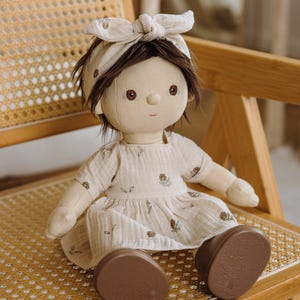 Dinkum doll dress beige floral – muslin doll clothes, boho outfit for dolls, handmade puppenkleider, toddler gift