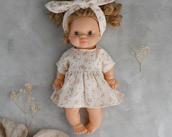 Poupées Minikane de 28 à 36 cm de haut | Robe en mousseline fleurs sur beige clair | Vêtements pour poupée Miniland, Vêtement poupée paola reina, Puppenkleidung