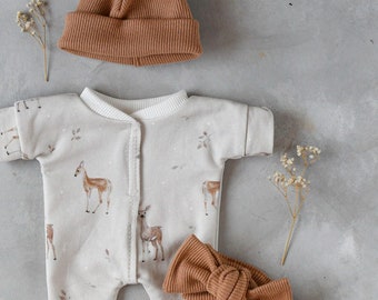 28 cm soft body  doll Minikane | Sleeper footed romper deer on beige | Minikane soft body, Vêtement poupée paola reina 28