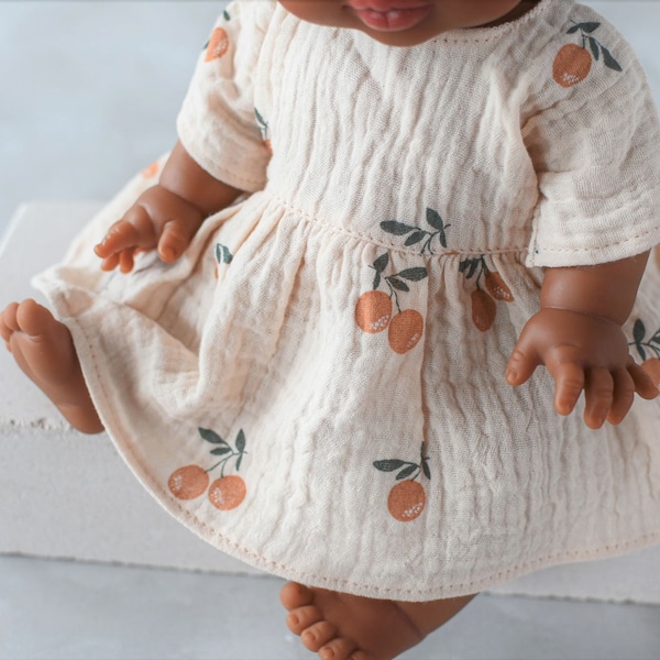 Muslin dress peach beige with little peaches | Minikane doll clothes, Miniland doll clothes, Vêtement poupée paola reina Minikane