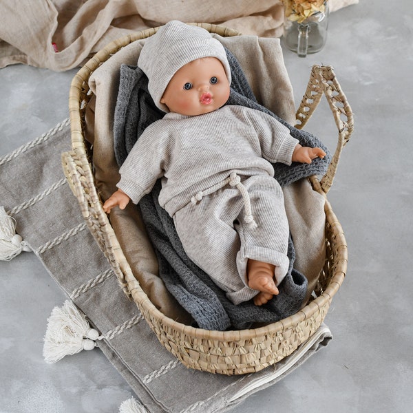 28 cm soft body  doll Minikane | 2 pieces set beige oat  rib jersey | Minikane soft body, Vêtement poupée paola reina 28, Puppenkleidung,