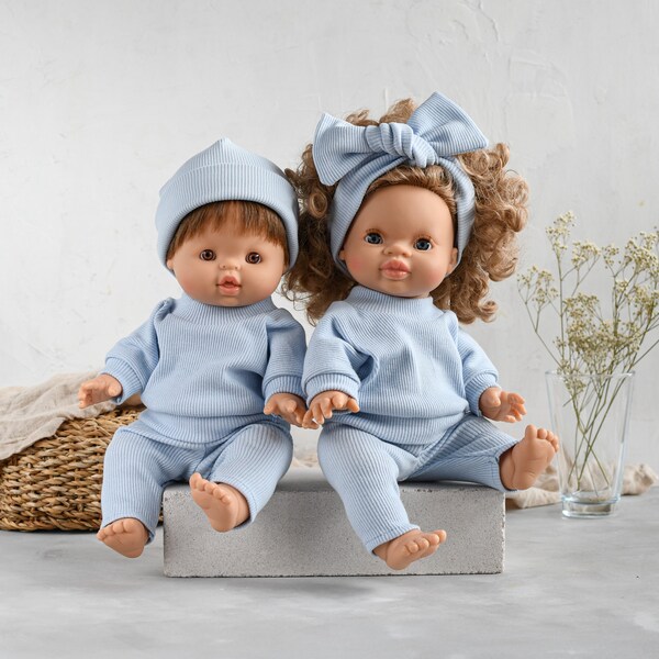 Delicate blue rib sweatshirt and pants | Minikane doll clothes, Vêtement poupée paola reina, Puppenkleidung, gender neutral toys