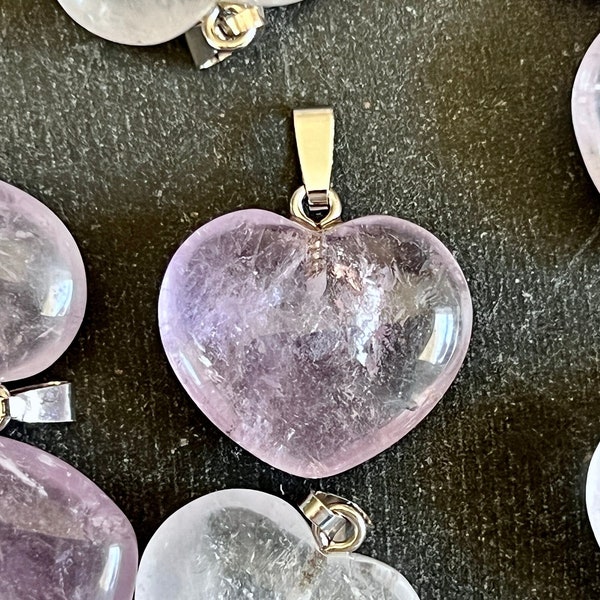 23mm Amethyst Heart Pendant Gemstone Stone Pendant 23x22x10mm Lavender Purple Amethyst Pendant (1 pendant) Stone Heart Pendant (219)