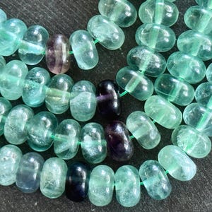 Perles de pierre gemme de fluorite arc-en-ciel 10 mm Perles de pierre gemme de fluorite arc-en-ciel 10 x 6 mm vert clair bleu violet (8 perles) Rondelle de pierre gemme de fluorite arc-en-ciel naturelle (T13)