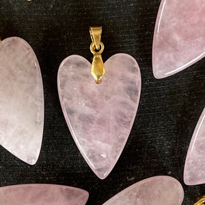 30mm Designer Cut Rose Quartz Heart Pendant Natural Gemstone Pendant 30x20x7mm Designer Cut Stone Luxe Pale Pink Stone Heart (1 pendant)