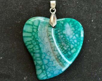 49mm Dragon Veins Agate Heart Stone Pendant 49x43x7mm Natural Stone, Dyed Green Fire Agate Pendant Jewelry Pendant (G23)