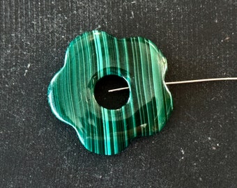 30mm Natural Malachite Flower Pendant 30x7mm AAA Malachite Donut Pendant Green Gemstone Flower Green Necklace Stone Jewelry Pendant (#1)