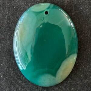 43mm Agate Stone Pendant, Designer Stone Pendant 43x33x7mm Natural Stone, Dyed Green Oval Agate Jewelry Pendant (#2)