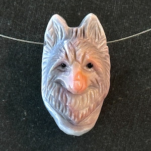 34mm Hand Carved Wolf Head Pendant Natural Pink Agate Gemstone Carved Stone Animal Pendant 34x19x14mm Spirit Animal Necklace Pendant (774)