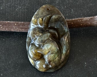 44mm Hand Carved Flashy Labradorite Squirrel Stone Pendant 44x29x11mm Natural Gemstone Carved Stone Animal Necklace Pendant Jewelry (370)