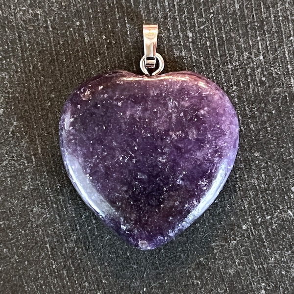 25mm Lepidolite Heart Purple Heart Stone Pendant 32x25x6mm Natural Stone Pendant (1 pendant) Periwinkle Purple Lepidolite Heart Pendant