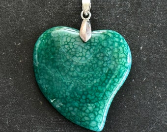 49mm Dragon Veins Agate Heart Stone Pendant 49x43x7mm Natural Stone, Dyed Green Fire Agate Pendant Jewelry Pendant (G26)