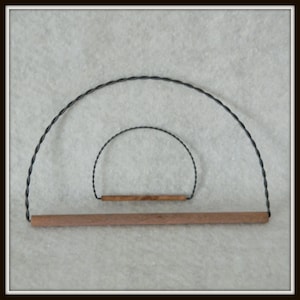 Twisted Wire Quilt Hanger ~ Gray Wire ~ 8 Inches Wide ~ Made in the USA