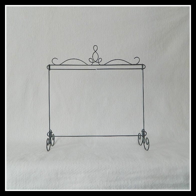 28 Inch Windy Scroll Project Holder Or Quilt Hanger Dark Gray Metal