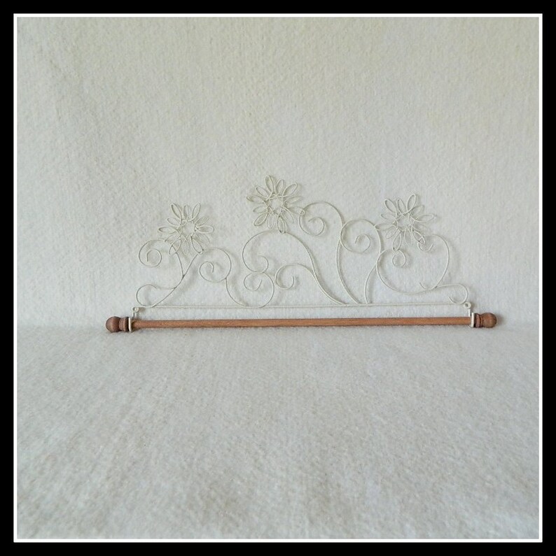 Flowers Or Snowflake Quilt Hanger White Wire 7 5 12 16 22 Inches Wide Made In The Usa