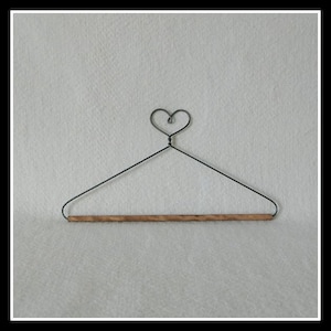 Heart Quilt Hanger ~ Gray Wire ~ 5, 7.5, 8, 9 or 12 Inches Wide ~ Made in the USA