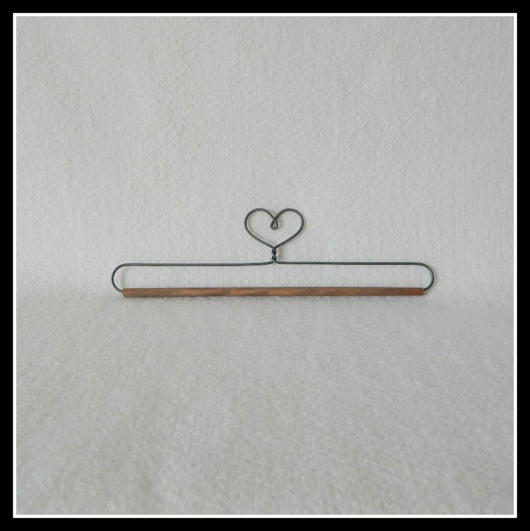 Heart Quilt Holder Gray Wire 4, 6, 7.5, 9 or 12 Inches Wide Made in the